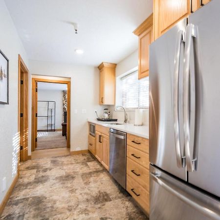 Powder Hound 1 Bedroom Brighton Chalet المظهر الخارجي الصورة