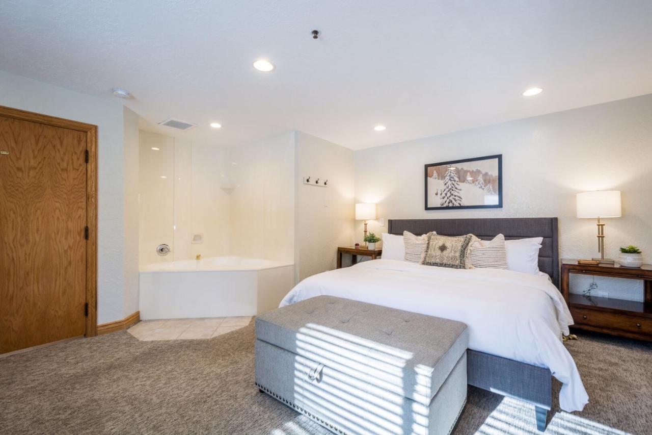 Powder Hound 1 Bedroom Brighton Chalet المظهر الخارجي الصورة
