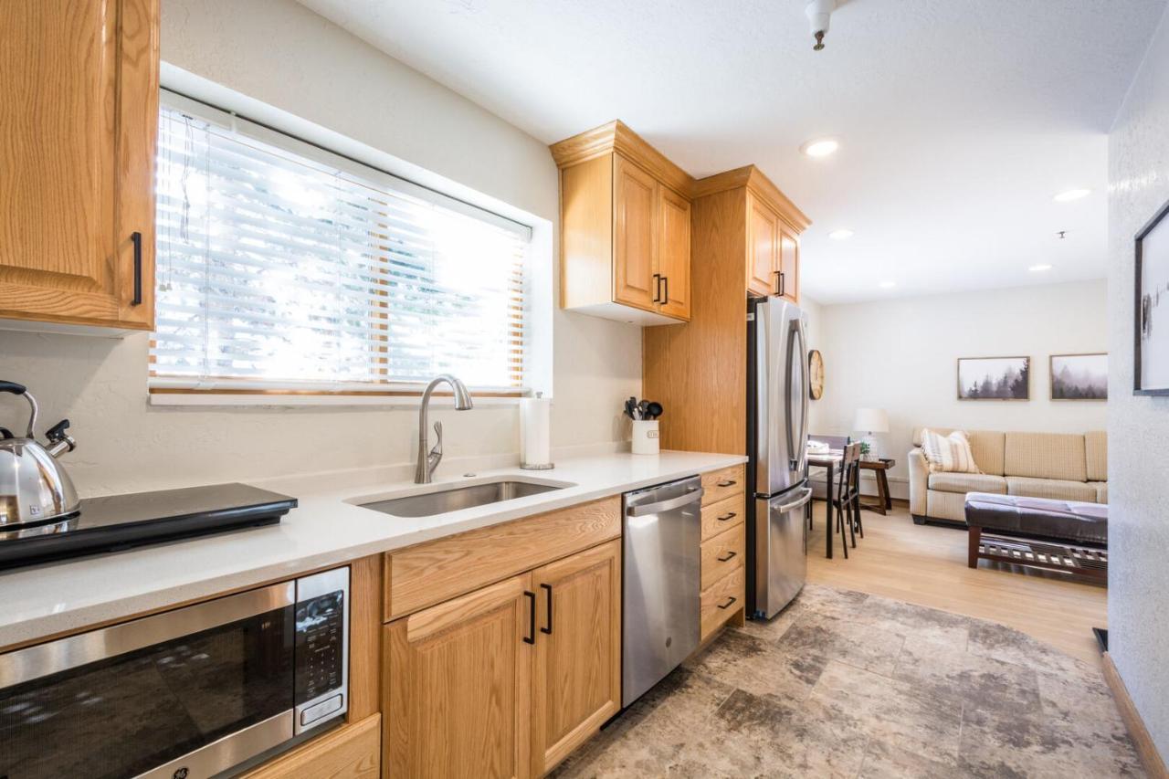 Powder Hound 1 Bedroom Brighton Chalet المظهر الخارجي الصورة