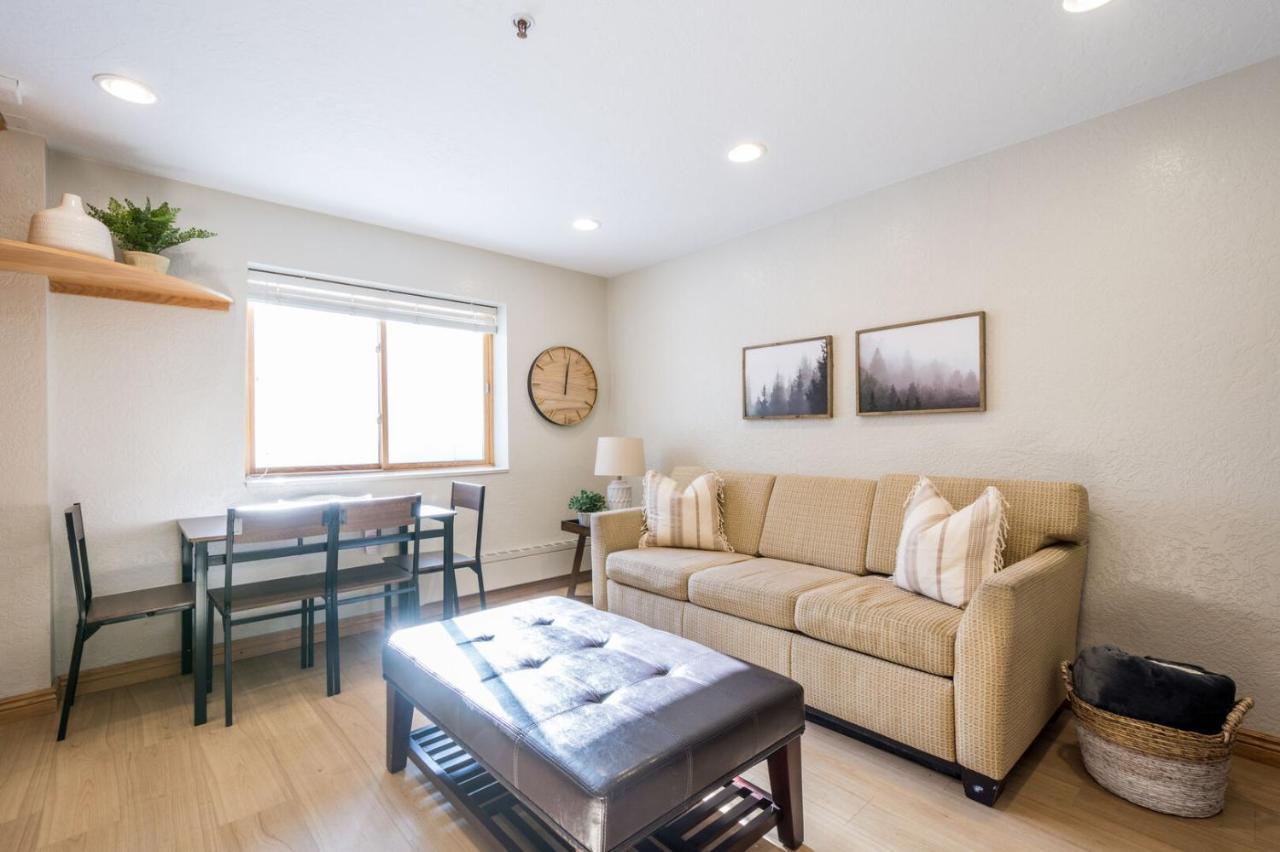 Powder Hound 1 Bedroom Brighton Chalet المظهر الخارجي الصورة